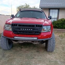 Renewing Post Truck Is Fixed And Comes With An Extra Engine 