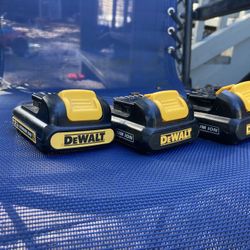 12 V Dewalt Batteries
