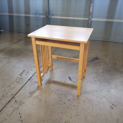 Small Desk...Slide Out Tray