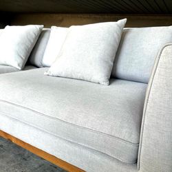 MACY’S COUCH