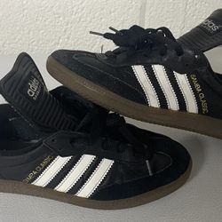 Adidas Samba Classic Soccer Shoes Mens Size 6 for Sale in Louisville, KY -  OfferUp