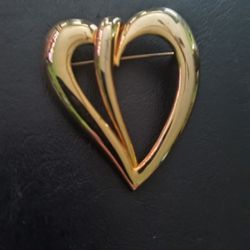 Vintage Gold Tone Dainty Abstract Curved Heart Brooch