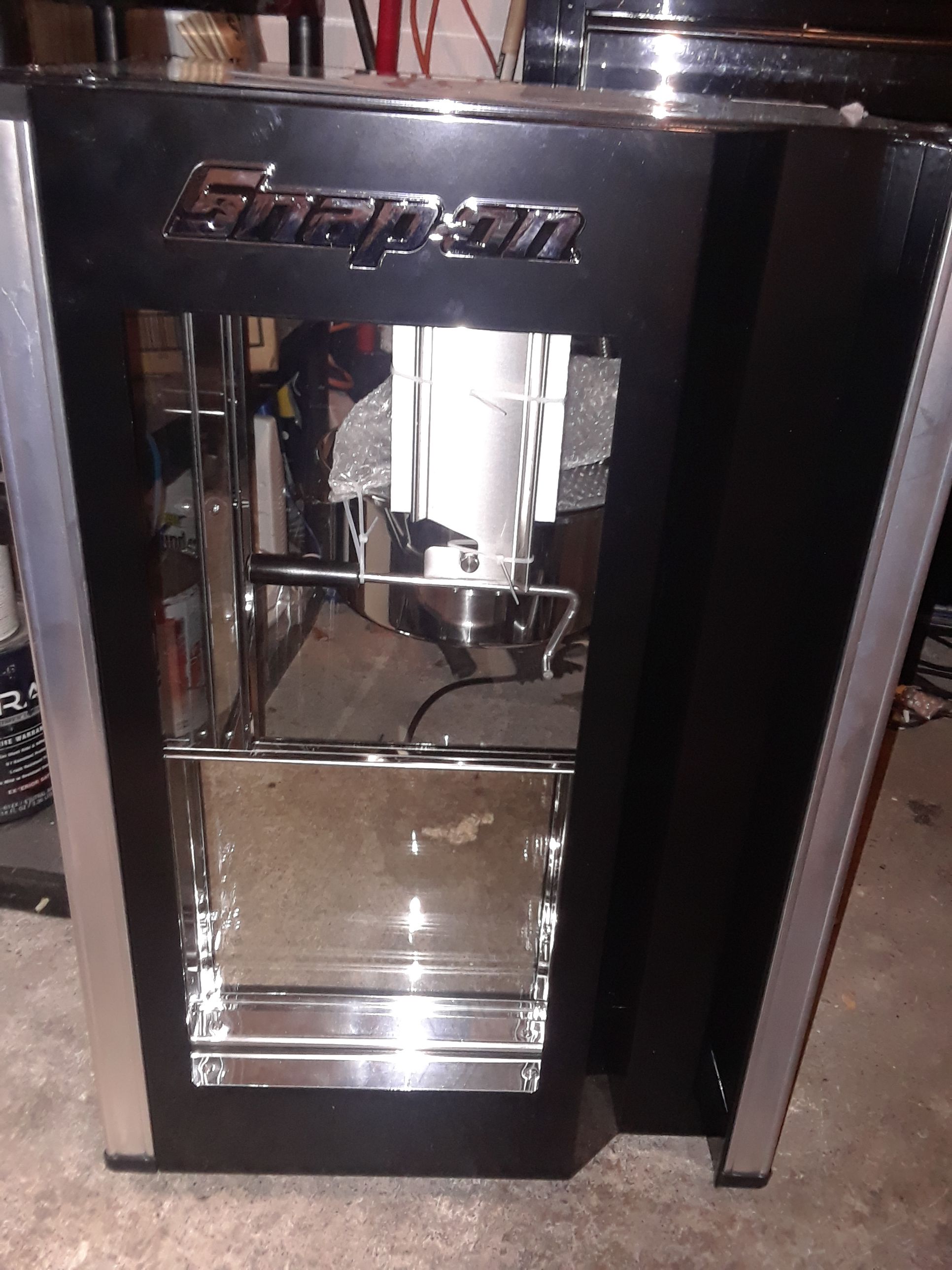 Cuisinart popcorn machine for Sale in Prospect Heights, IL - OfferUp
