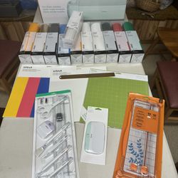 Cricut Bundle NWT