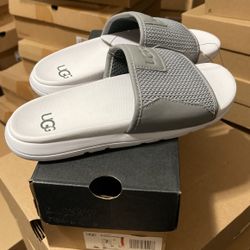 UGG MEN SLIDES SIZE 7