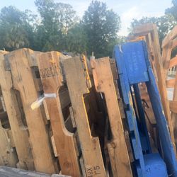 Free Wooden Pallets