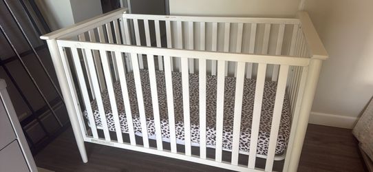 White crib