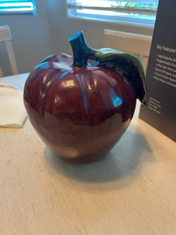 Big Apple 26” T $10 Arciero st