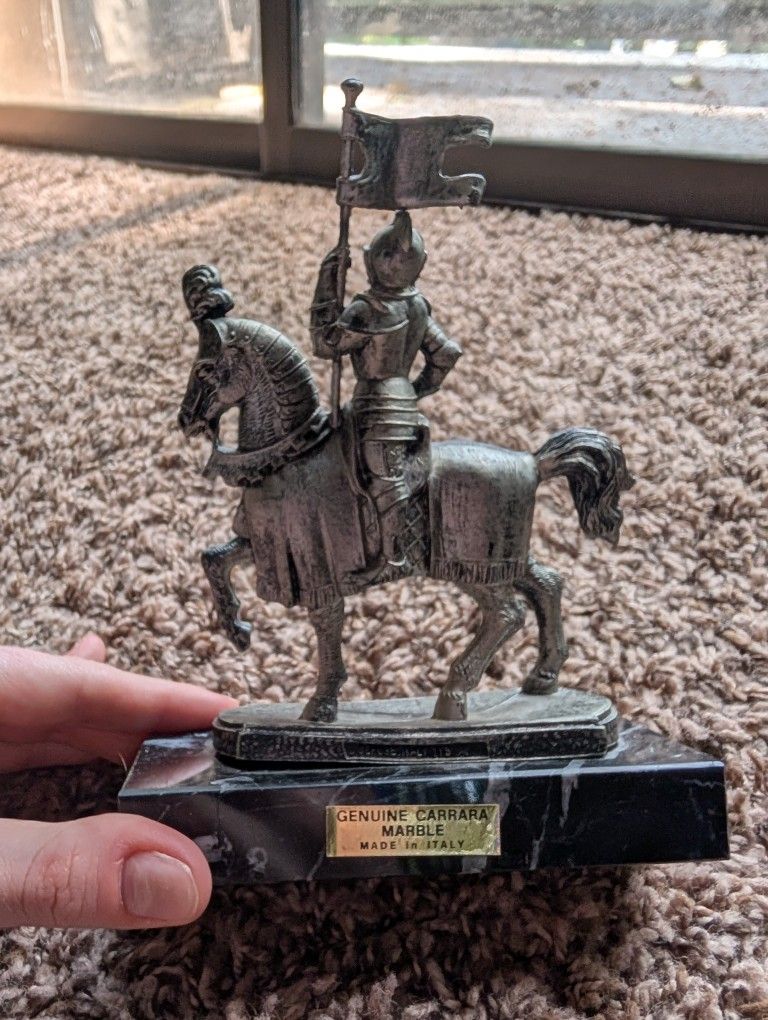 Depose Italy Knight Statue On Carrara Marble Base