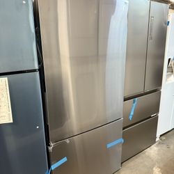 ❄️ NEW GE 31” 17.7 Cu. Ft. Bottom-Freezer Refrigerator Counter Depth - Stainless Steel GBE17HYRFS