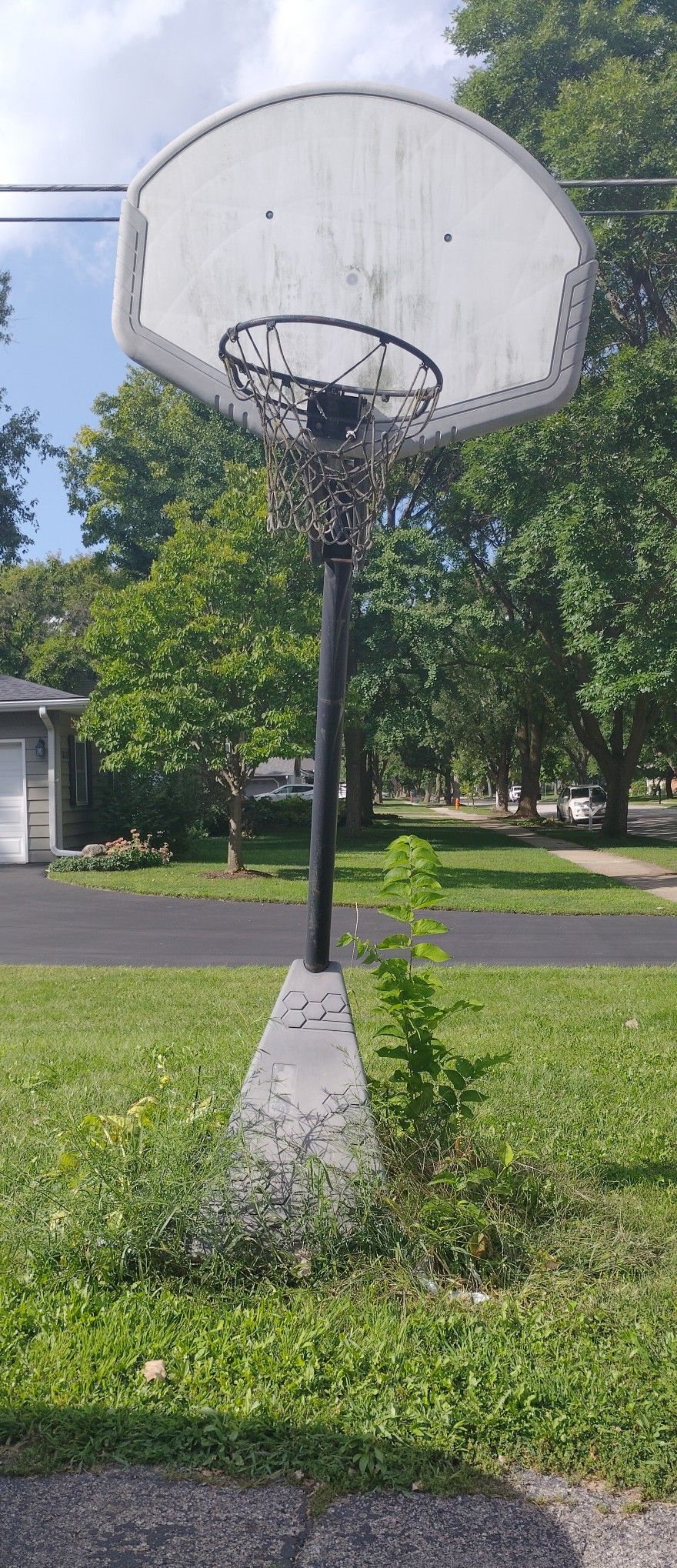 Basketball Hoop - Portable and Adjustable 