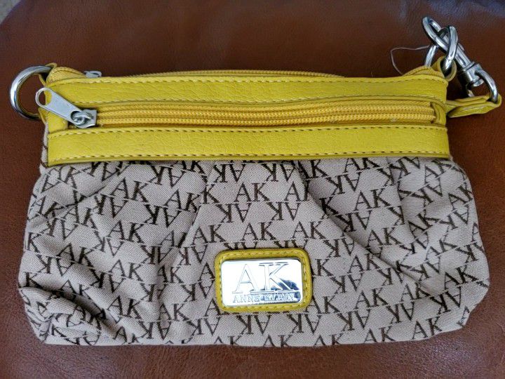 NWT. Ann Klein Wallet Hand Purse. Never Used.
