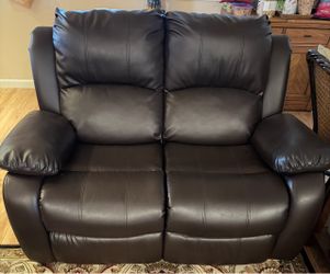 Free - 3 couches in good condition (no pets , non-smoking)