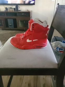 NIKE AIR COMMAND FORCE University Red