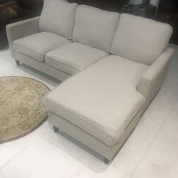 Light Gray Sofa W/ Reversible Chaise In Great Condition FREE Local Delivery 🚚 
