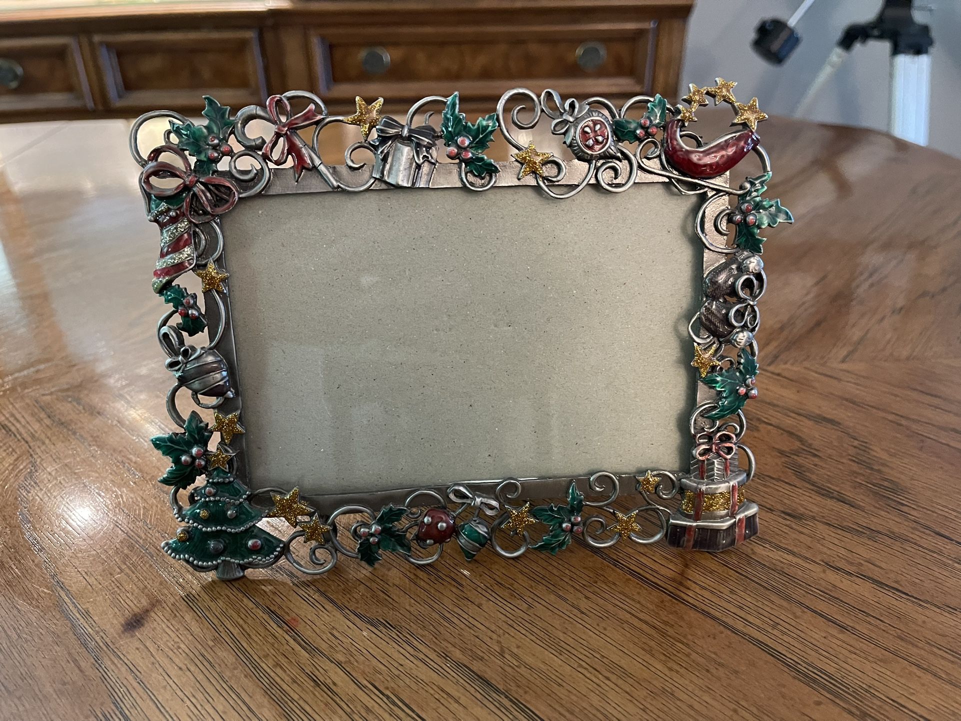 Adorable Christmas Themed Metal H Jewel Picture Frame
