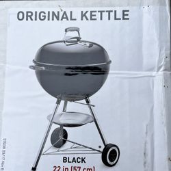 Weber Kettle 22 Inch Charcoal Grill