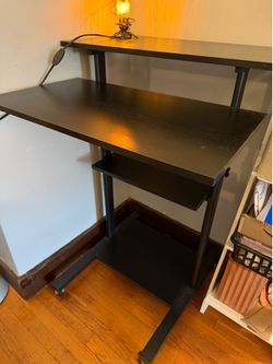 Standing rolling desk