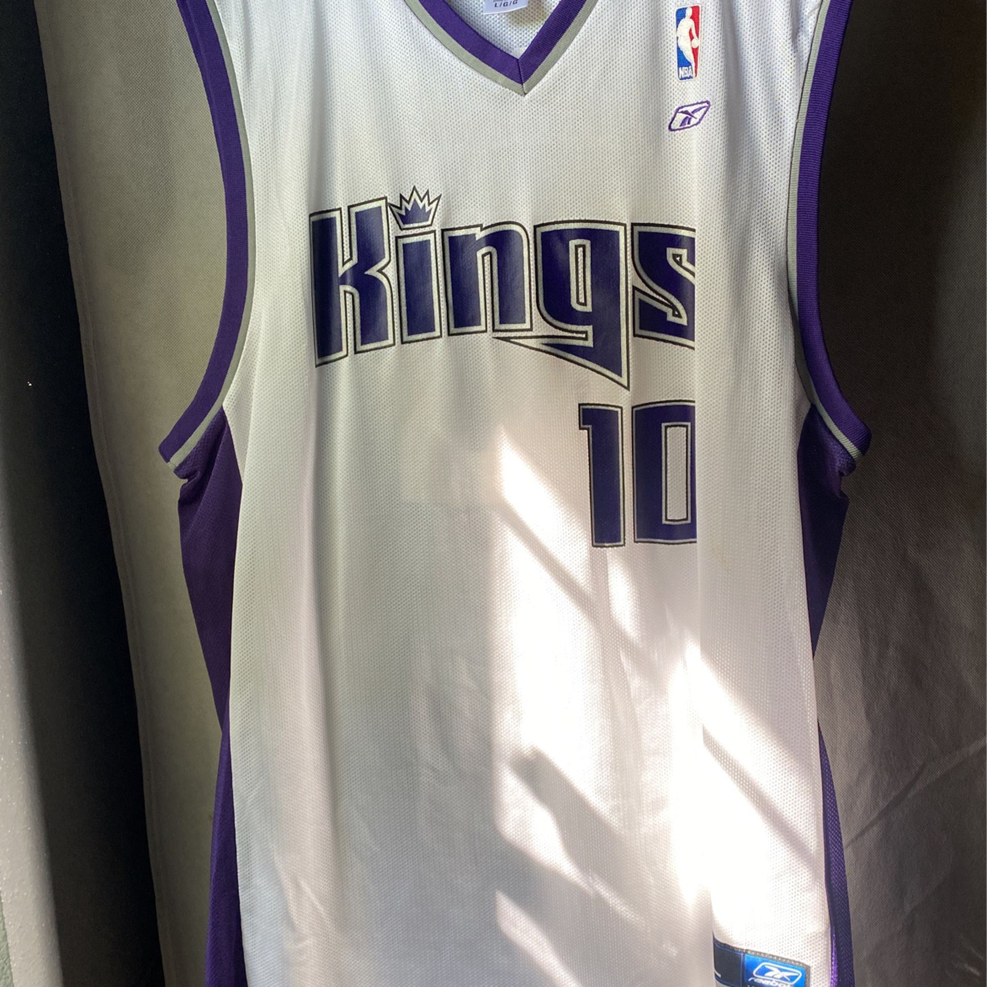 Autographed Mike Bibby Sacramento Kings Jersey for Sale in Oakland, CA -  OfferUp