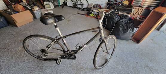 Giant Cypress commuter bike