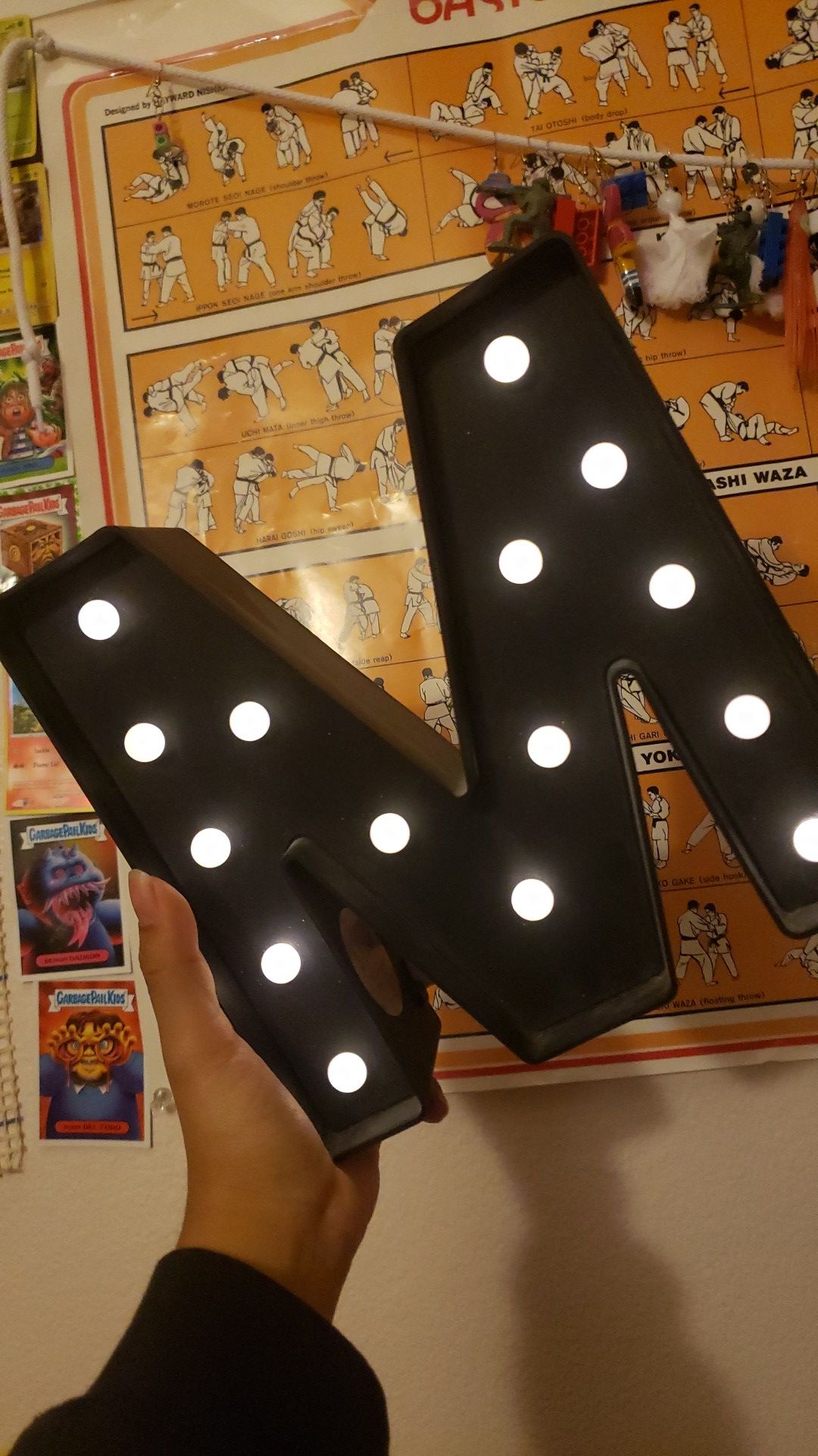 Light up M from target