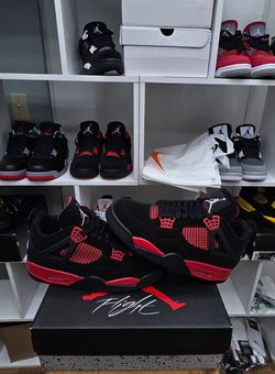 Jordan 4 retro thunder red size 8.5 9 Men