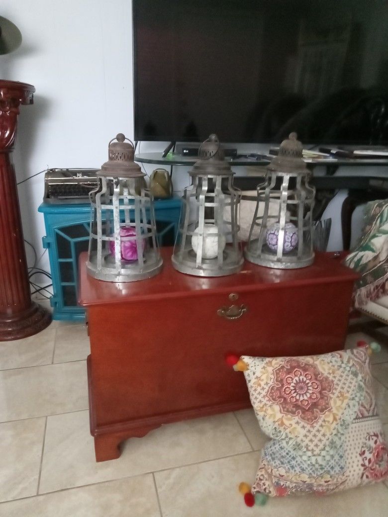 3. Farmers Huse. Faroles