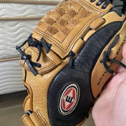 Easton Baseball Glove
