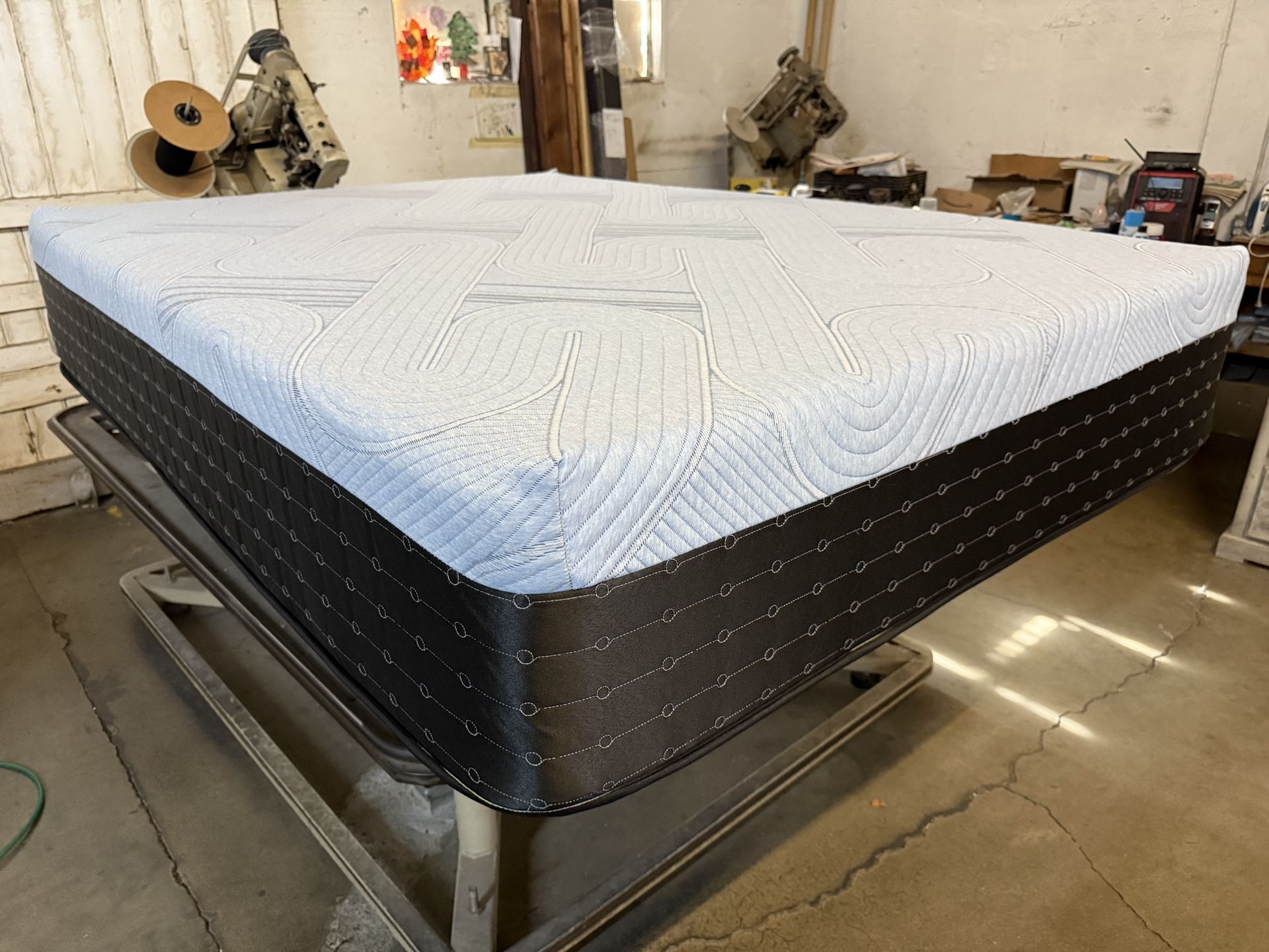 New Queen Memory Foam Mattress 12inch