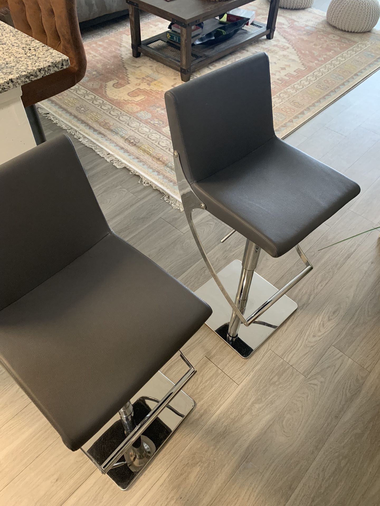2 (pair) Height Adjustable Bar Stools