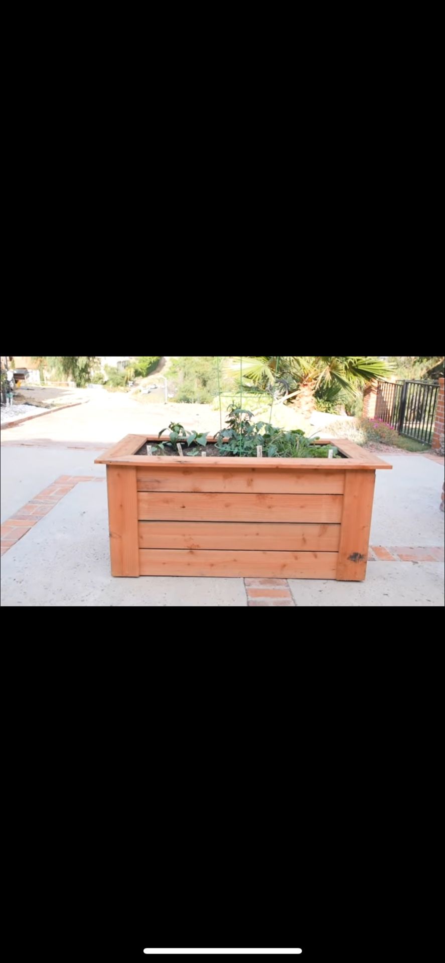 MOBILE RAISED PLANTER BOX— MOBILE BOX