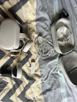 Oculus Quest 2 VR Headset with Controllers and Case