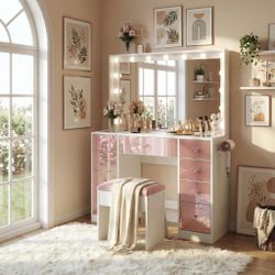 Tuva 41.7" Makeup Vanity Set with Hollywood Lighted Mirror and Glass Top