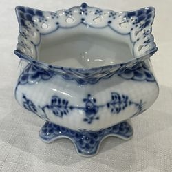  Royal Copenhagen Blue Fluted Full Lace porcelain sugar bowl.