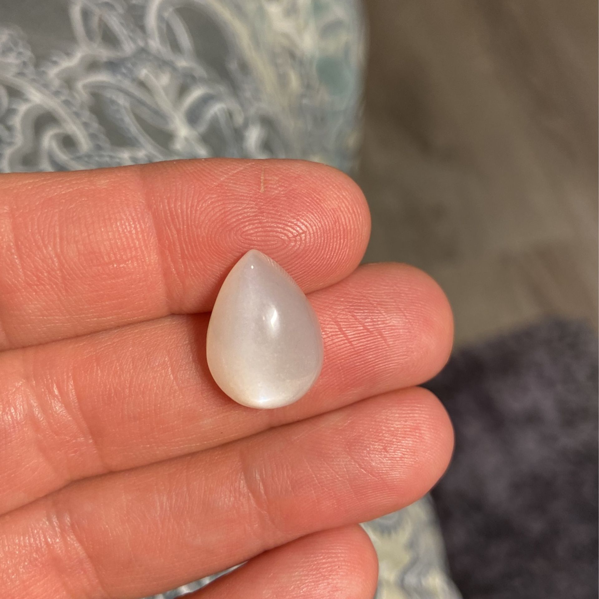 13.30 Ct moonstone gem.