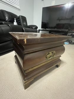 Tomlinson Furniture Bedside table