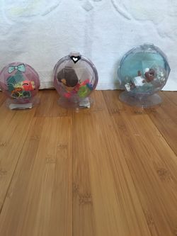 LOL Christmas Snow globe full set opened only never used