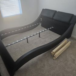 Low Profile Bed Frame ( QUEEN SIZE )