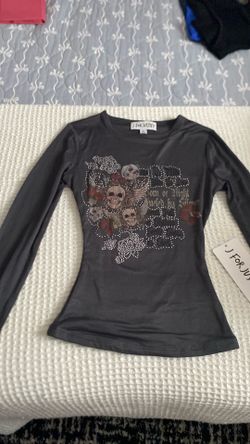 J for justify, gray long sleeve rhinestone design, size XS