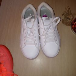 Women's Puma Sneakers Size 8 And 1/2 Brand New 