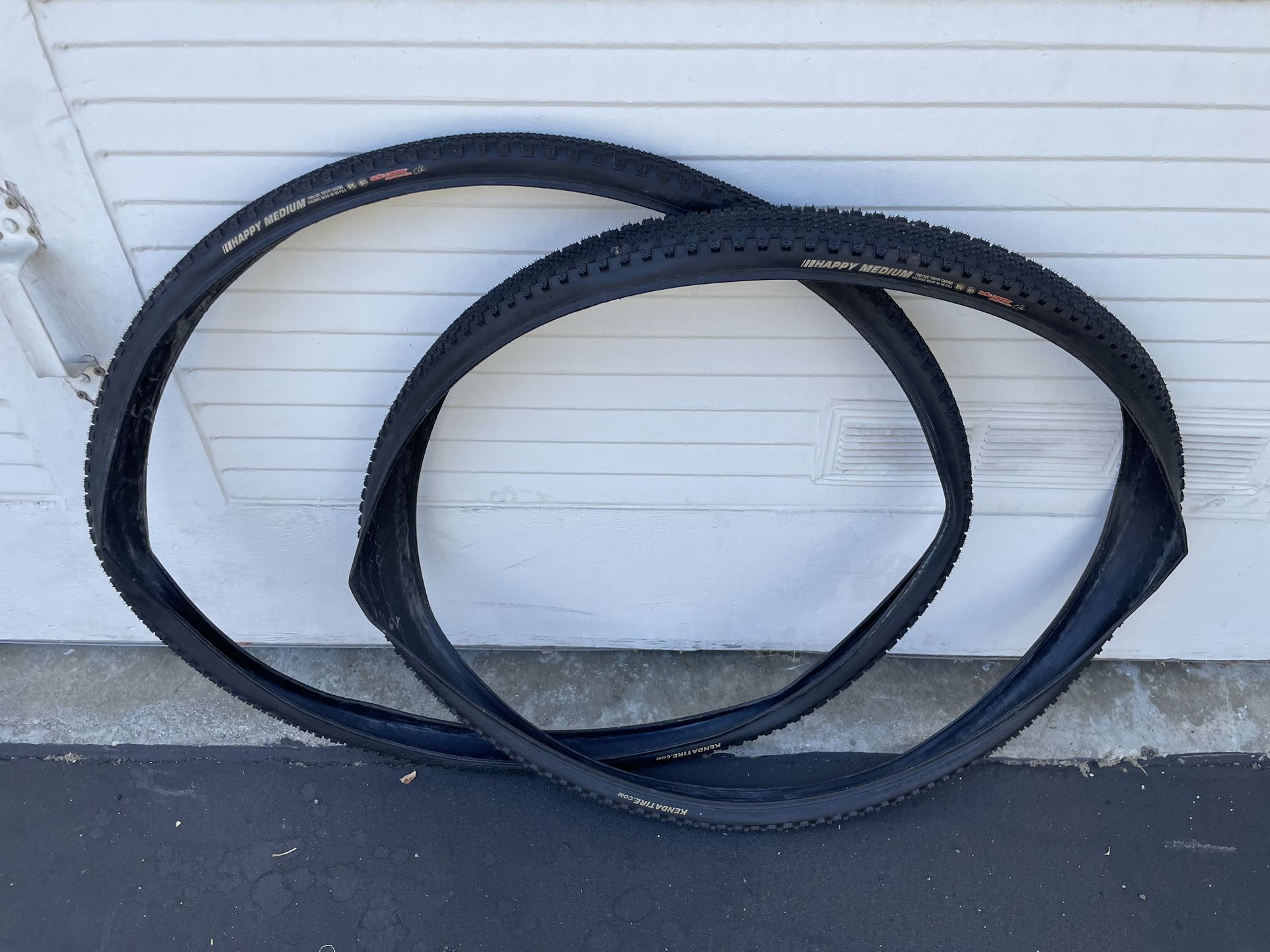 Kenda Happy Medium Folding Kevlar Tires 700x32c Gravel / Cyclocross 