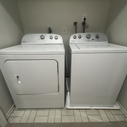 Whirlpool High efficiency Washer And Gas Dryer Set (Great Condition)