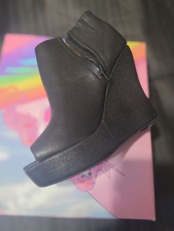 Black peeps toe booties