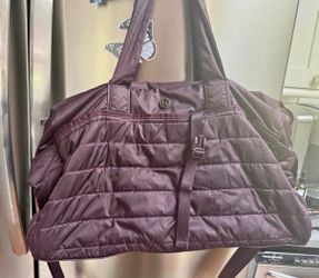 Lulumelon Athletica Large Weekender Get Lost Duffle Gym Bag Black Cherry
