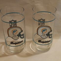 Vintage Pair of 1980 Miami Dolphins NFL Mobil Drinking Glasses 