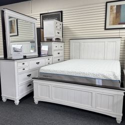 Queen Size Bedroom Set. 🚚WE DELIVER🚚
