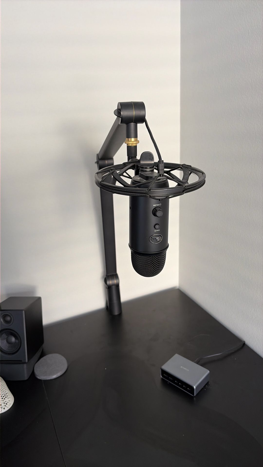 Blue Yeti Microphone With Mount