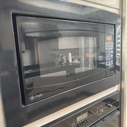 GE Microwave 2.0 cu ft - PEB2060DM1BB