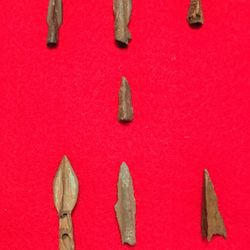 Ancient Roman bronze arrowheads 200 A.D. (total Of 7) $30 each   
