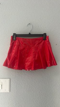 Hot Red Patent Leather Fitted V-Neck Waist Pleated A-Line Skirt Outfit
